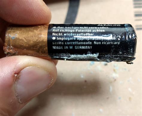 Understanding Duracell Battery Leaking: Causes & Solutions